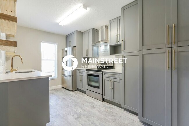 Foto del edificio - 3 Bedroom Pet-Friendly Home in SARASOTA, FL with Main Street Renewal