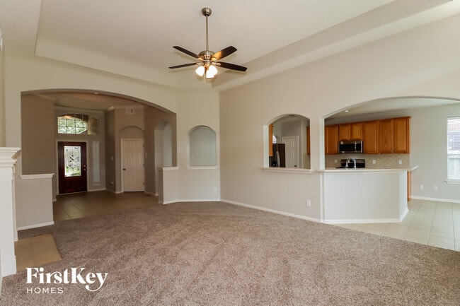 Foto del edificio - 3211 Oak Park Ln