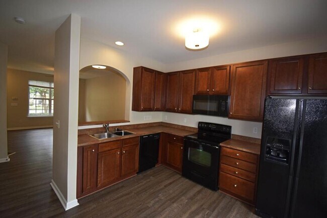 Foto del edificio - 1077 Woodglen Ln