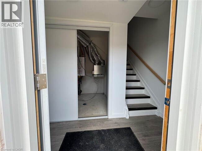 Building Photo - 119 HighRiver Trl