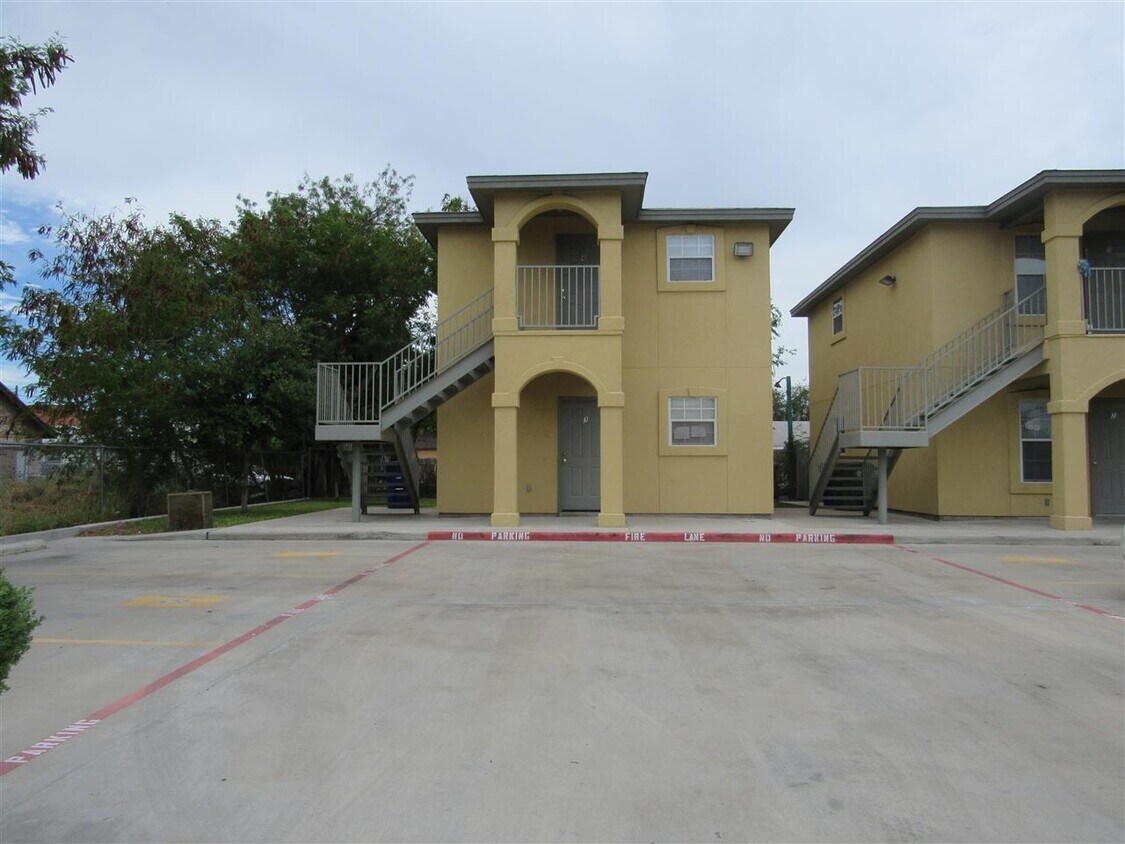 1804 Juarez Ave Unit 4, Laredo, TX 78040 Room for Rent in Laredo, TX