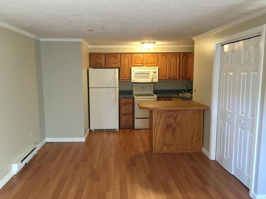 25 Ernest Ave, Exeter, NH 03833 Condo for Rent in Exeter, NH