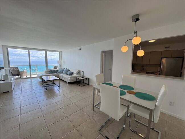 Building Photo - 5161 Collins Ave
