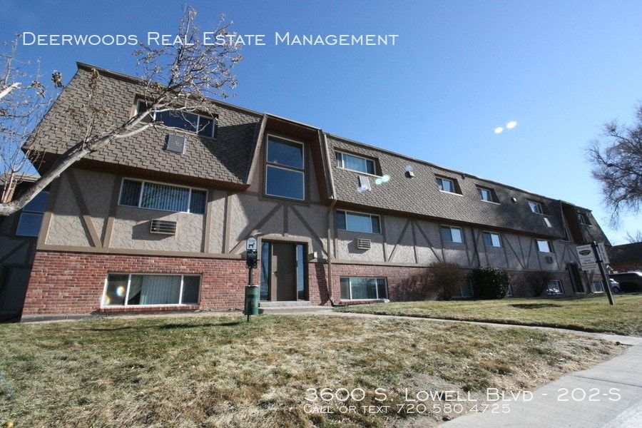 Primary Photo - 3600 S Lowell Blvd
