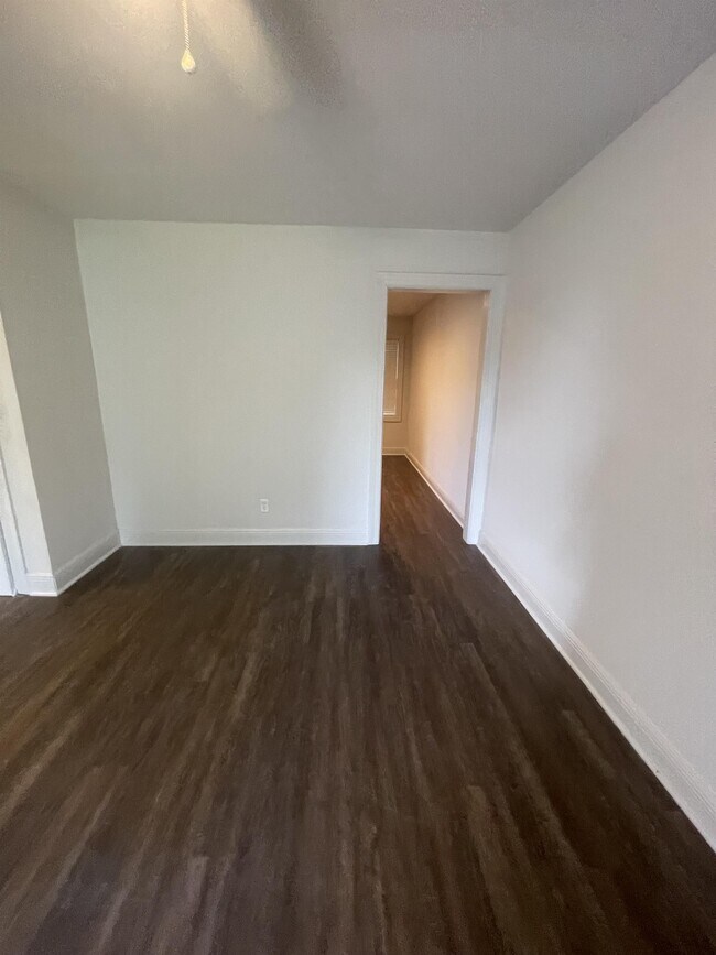 Building Photo - 1623 Memminger Ave