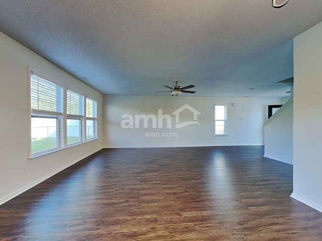 Building Photo - 10258 Golden Dr