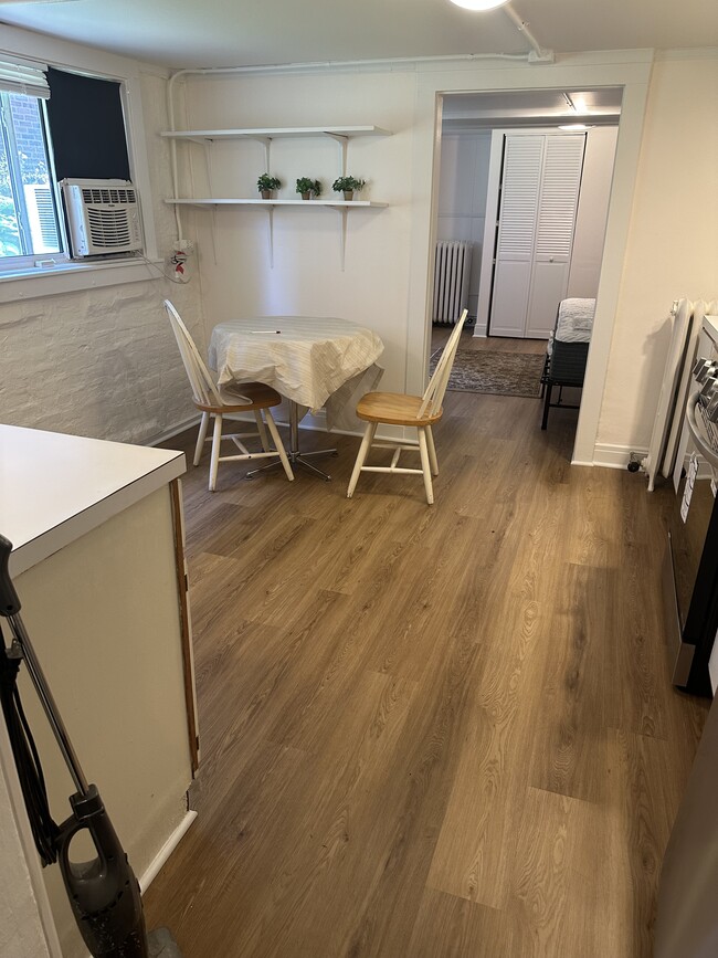Full Kitchen - 1013 Florence Ave