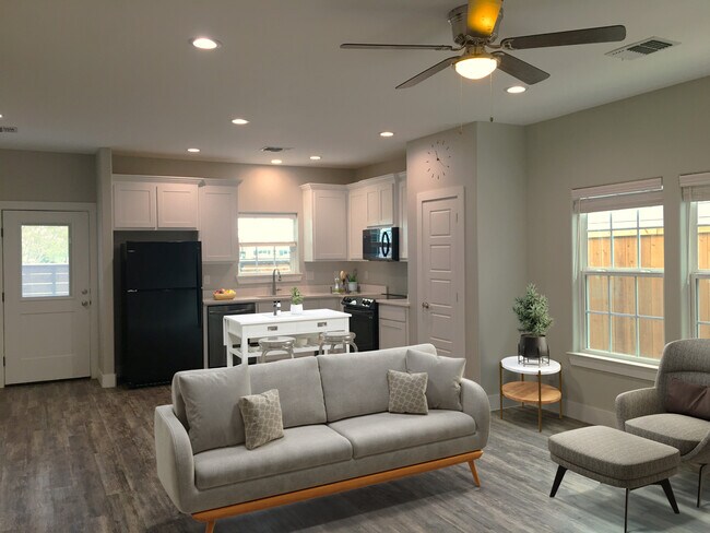 Foto del edificio - 709 W Woodard St