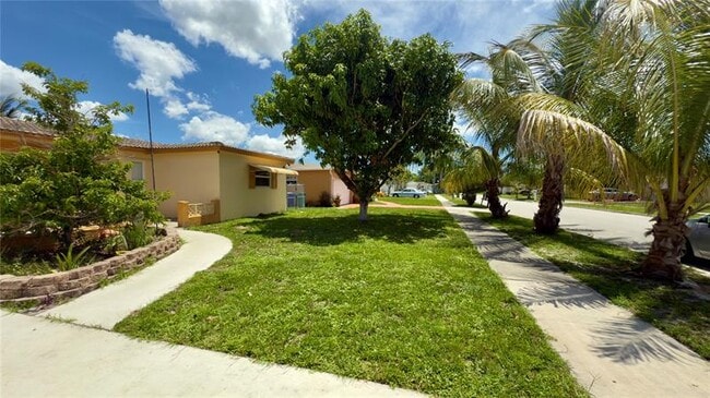 Building Photo - 6957 NW 9th Ct