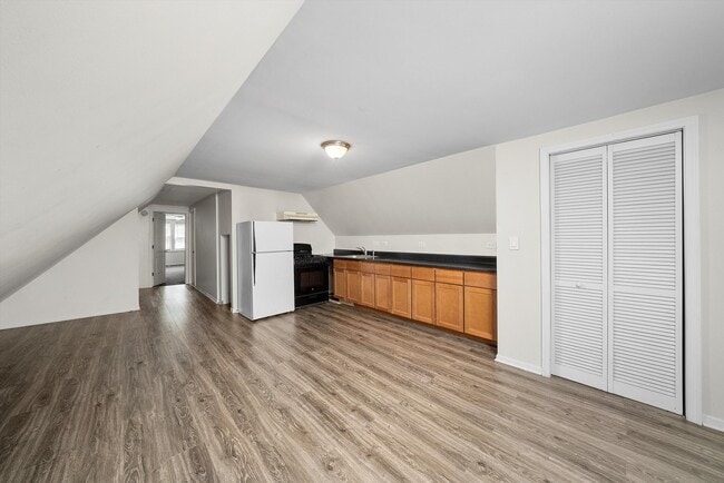 Foto del edificio - 2418 N Lawndale Ave