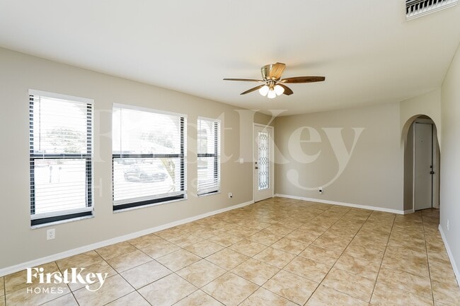 Building Photo - 302 SE 15th St