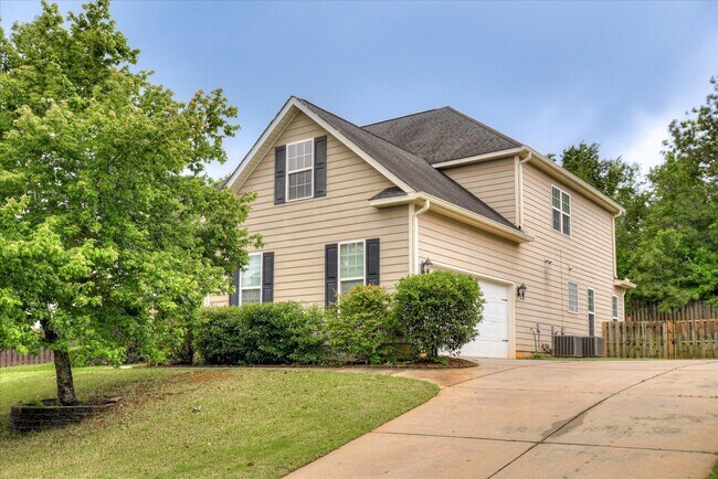 Building Photo - 4025-4025 Stowe Dr