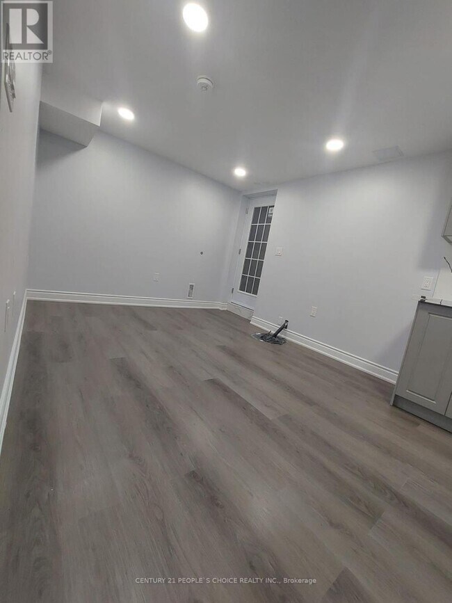 Building Photo - 1271 Prestonwood Crescent