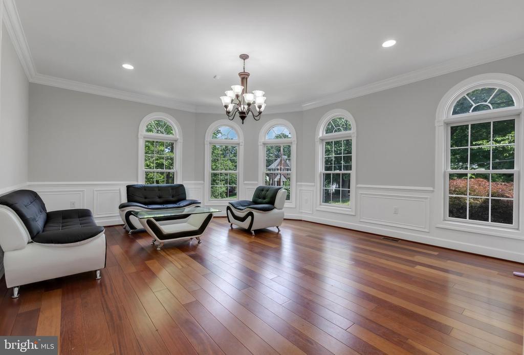 Foto principal - 6529 Fairlawn Dr