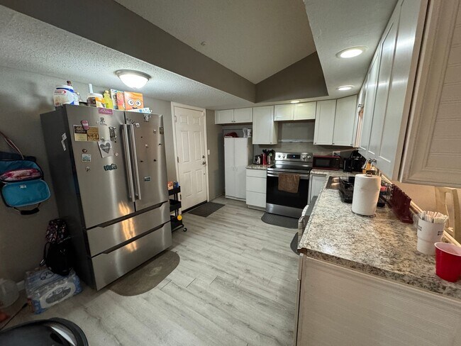 Foto del edificio - Cute 4 Bed, 3 Bath home in 80916!