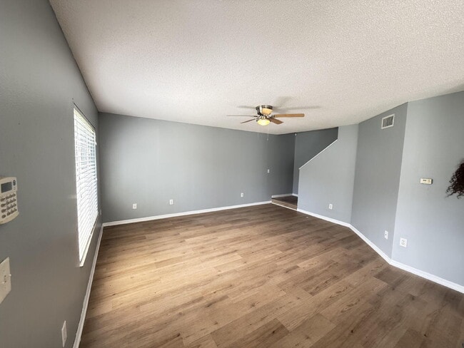 Photo - 3 bed 2.5 bath townhome in Gated Providenc...