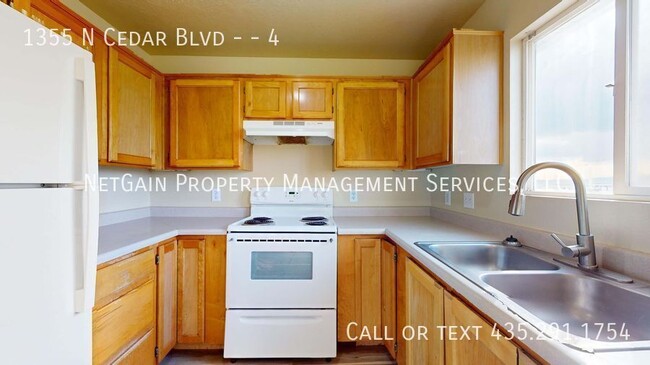 Foto del edificio - 1355 N Cedar Blvd