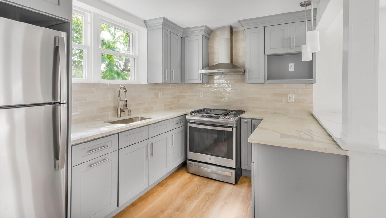 Foto principal - 6407 Granton Ave