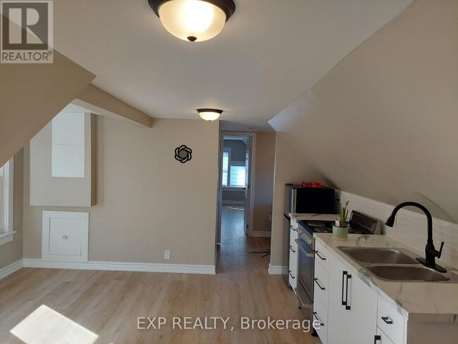 Photo du bâtiment - 148 Gibson Ave