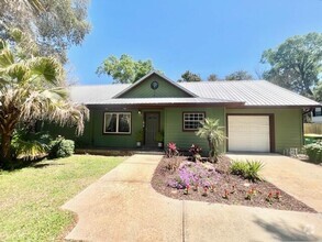 Building Photo - 1212 Bayshore Dr