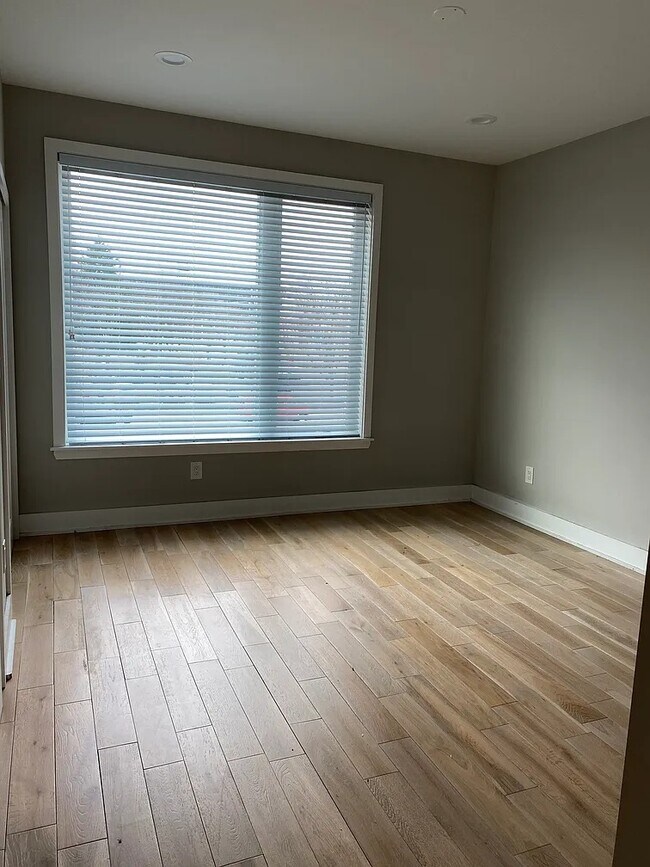 Foto del edificio - 944 N Marshall St