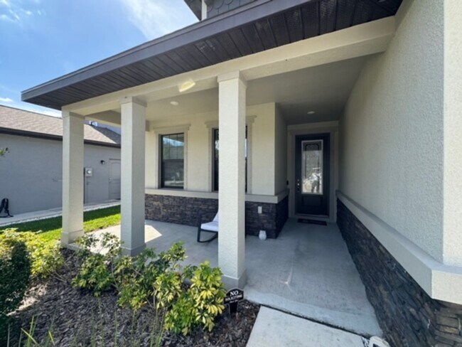 Foto del edificio - COMING SOON! Amazing 3 bed 2 bath single family in New Port Richey