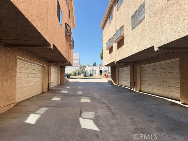 Building Photo - 2612 W Grand Ave