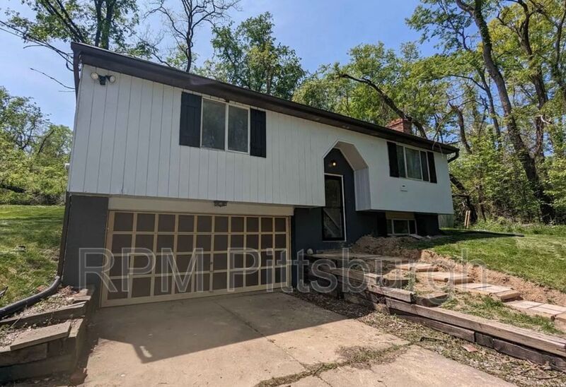 Foto principal - 90 Walker Rd
