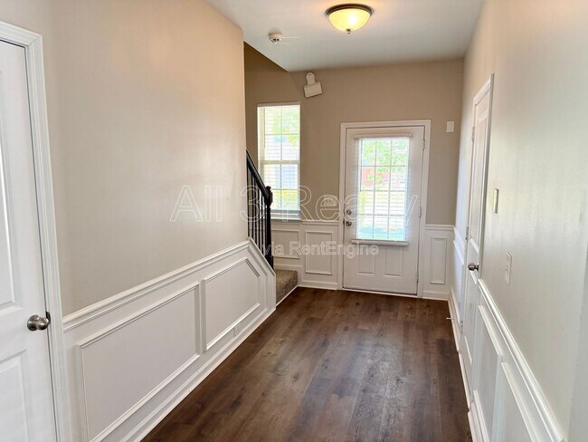 Foto del edificio - 7766 Flyaway Rd