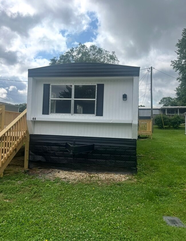 Building Photo - 222 Garlands Private Dr