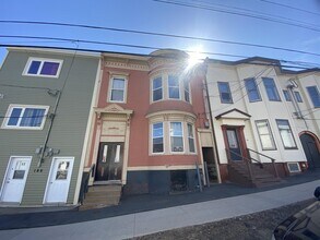 Building Photo - 180 Waterloo St