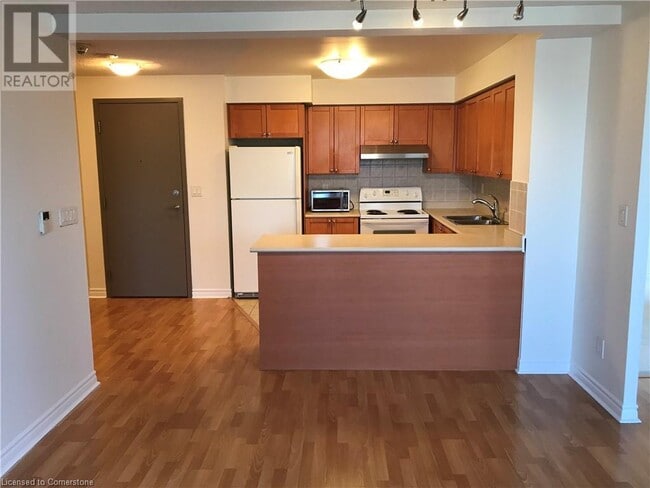 Building Photo - 3888 Duke of York Blvd