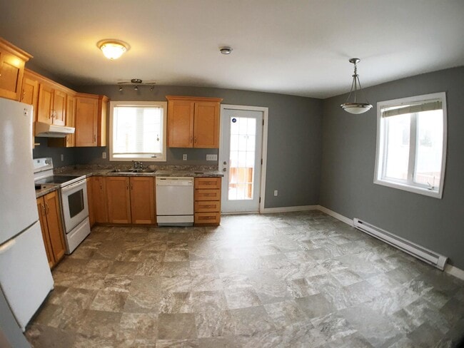 Building Photo - 24 Gil Eannes Drive