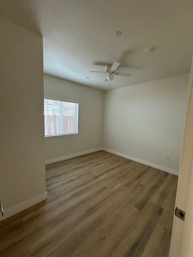 Foto del edificio - 165 W 75th St