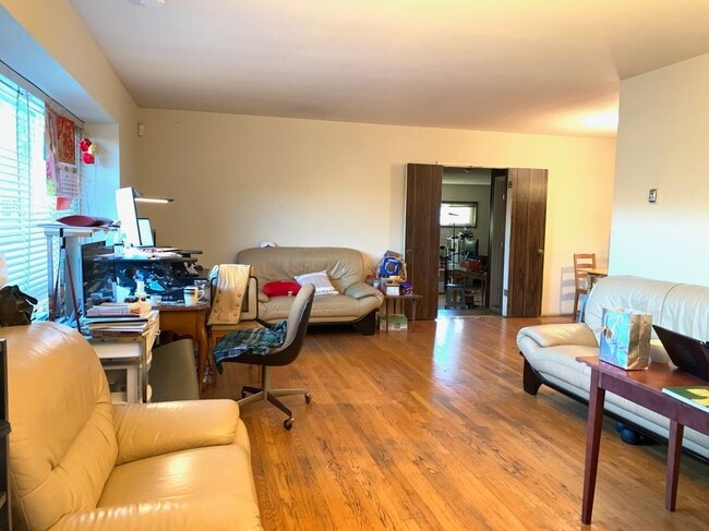 Building Photo - 6803 McClean Dr