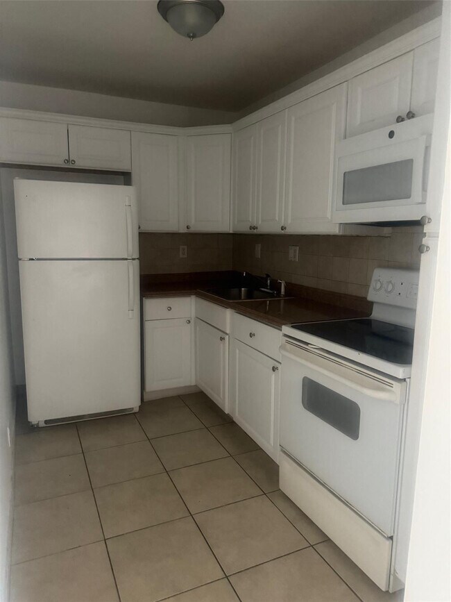 Foto del edificio - 1021 NW 45th St