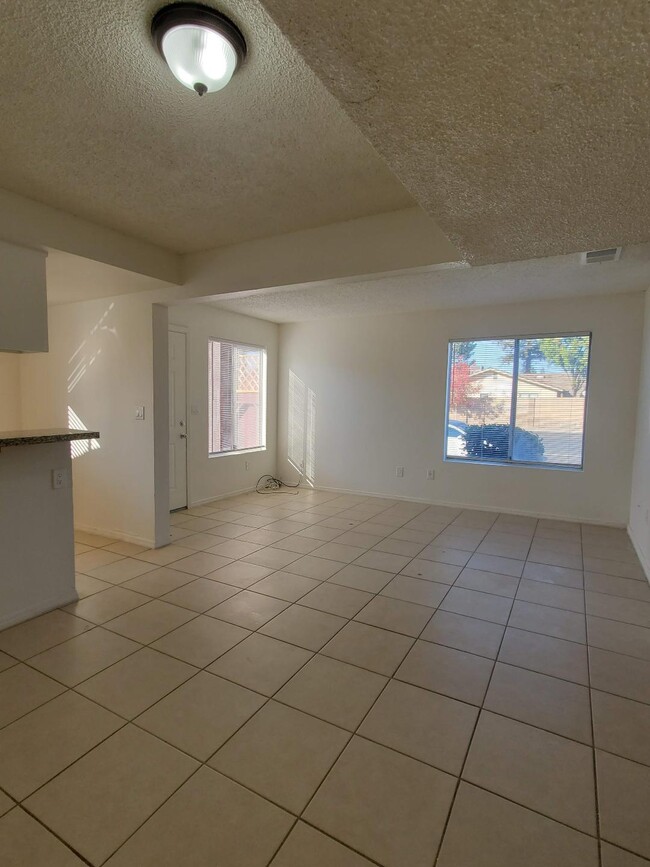 Building Photo - 7921 S Laurelglen Blvd