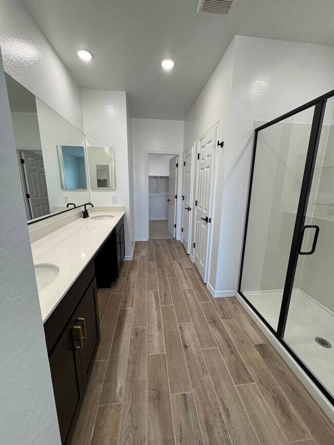 Foto del edificio - BRAND NEW HOME IN PEORIA