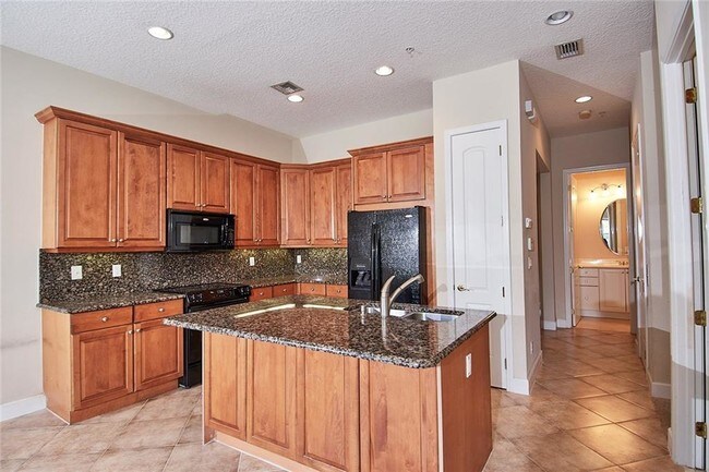 Building Photo - 215 Ocean Bay Dr