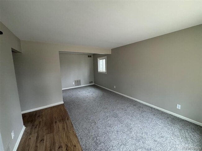 Building Photo - 7012 Tappon Dr