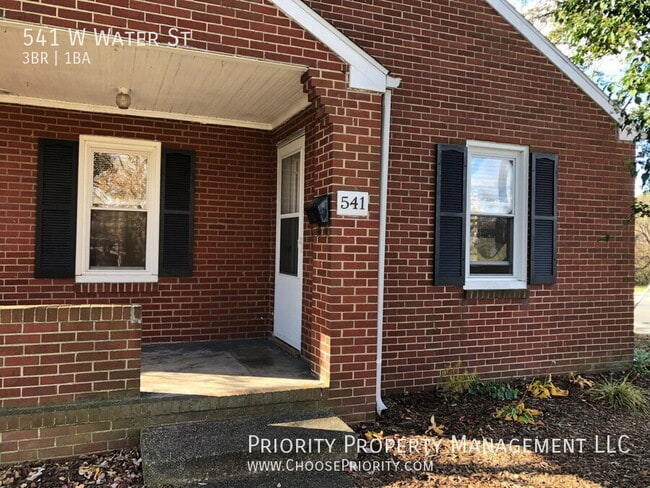 Photo - 541 W Water St House