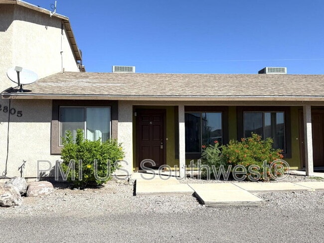 Foto del edificio - 2805 Colibri Courte