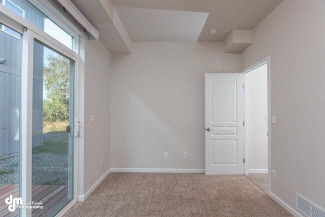 Foto del edificio - 156 Willow View Circle