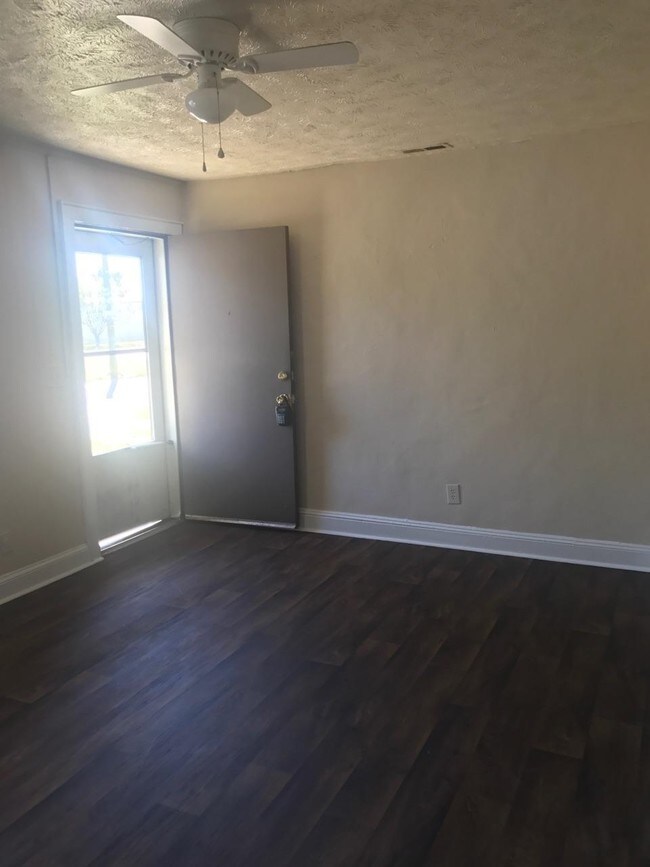 Foto del edificio - 103 Sycamore Ct