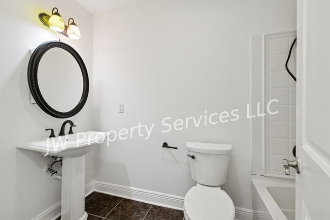 Foto del edificio - Modern & Spacious 4-Bedroom Home in Gretna