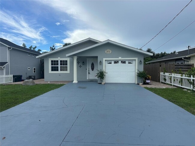 Photo - 2416 Webber St House