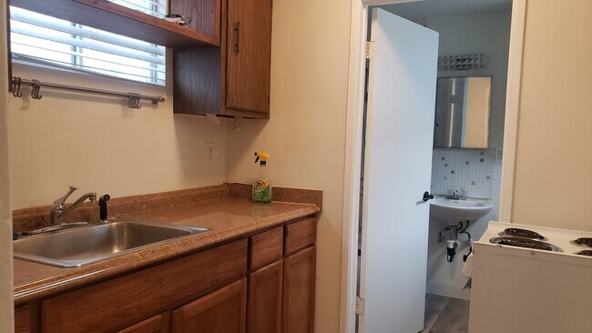 Foto del edificio - Studio with kitchen and bathroom.