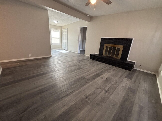 Foto del edificio - 1906 E Baylor St