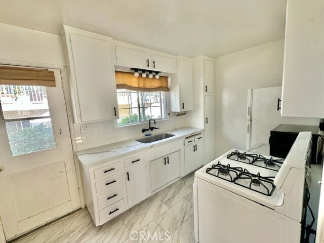 Building Photo - 306 Dahlia Pl