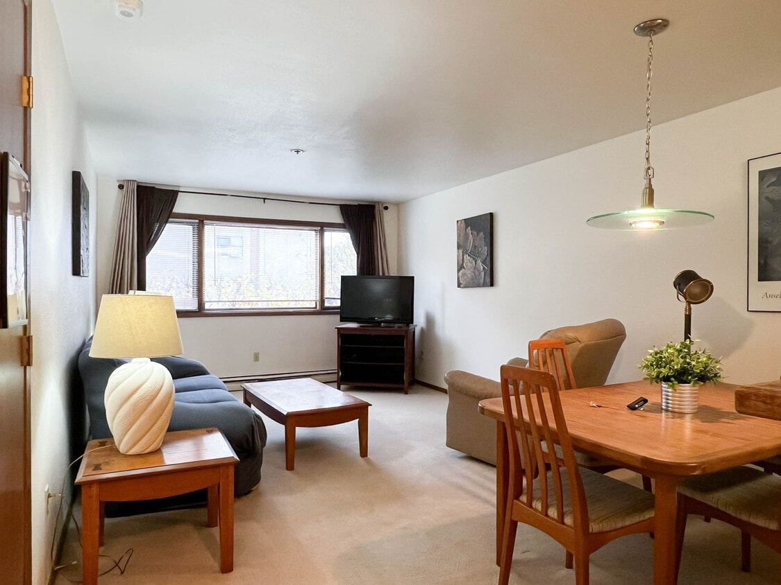 Foto principal - 380 E 11th Ave